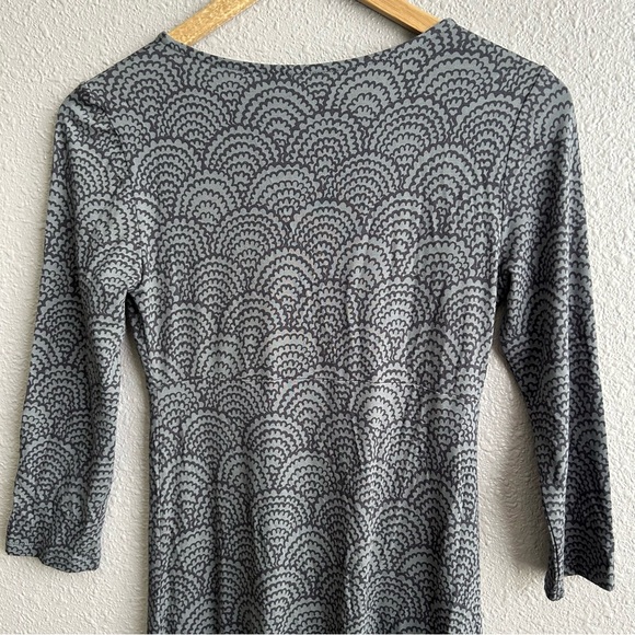Boden Floaty 3/4 Sleeve V-neck Gray Faux Wrap‎ Geometric Print Jersey Knit Dress - Picture 4 of 7